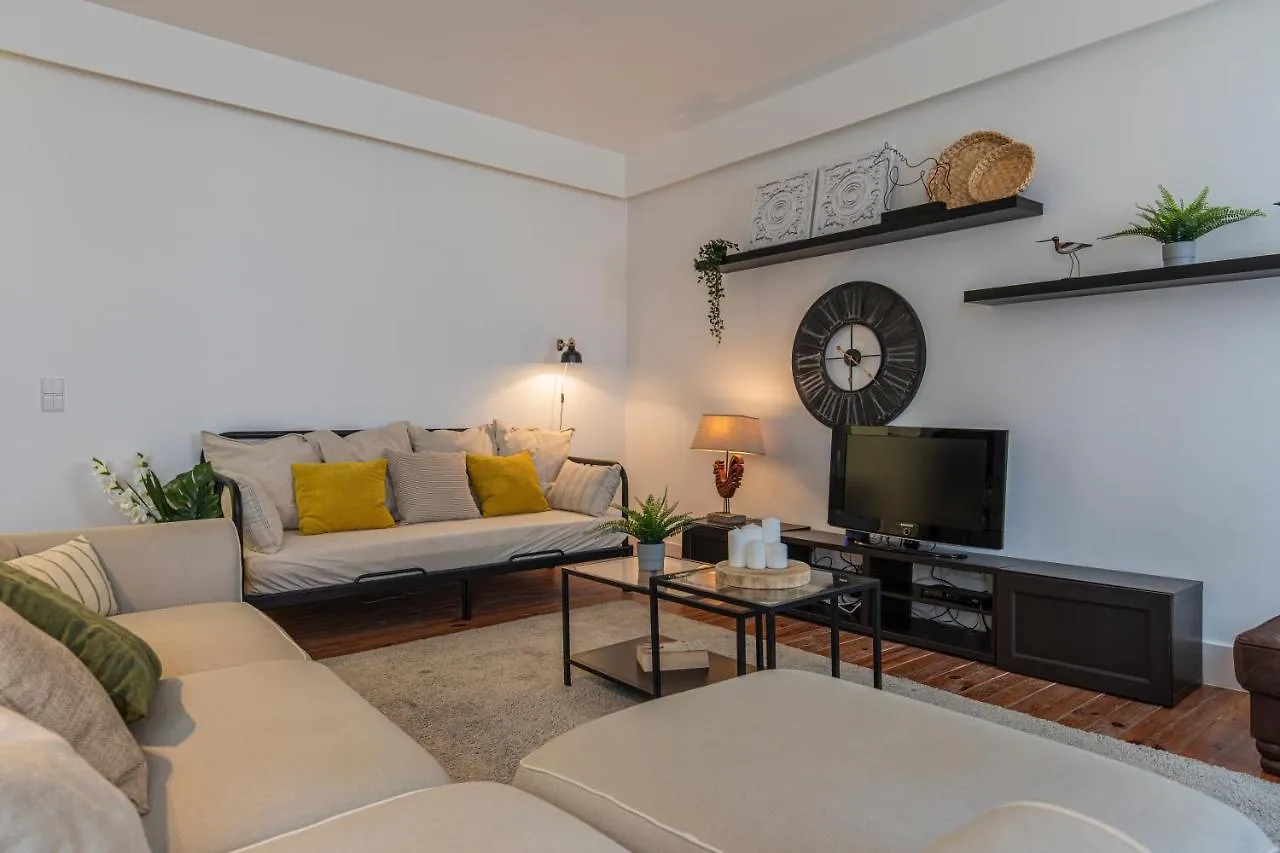 32 -Lovely 2 Bedroom Apt In Principe Real 리스본 0*,