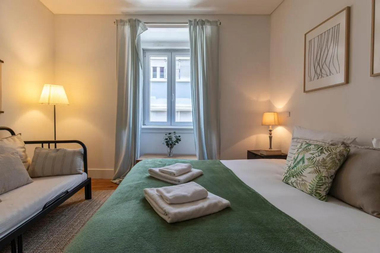 32 -Lovely 2 Bedroom Apt In Principe Real 리스본 아파트